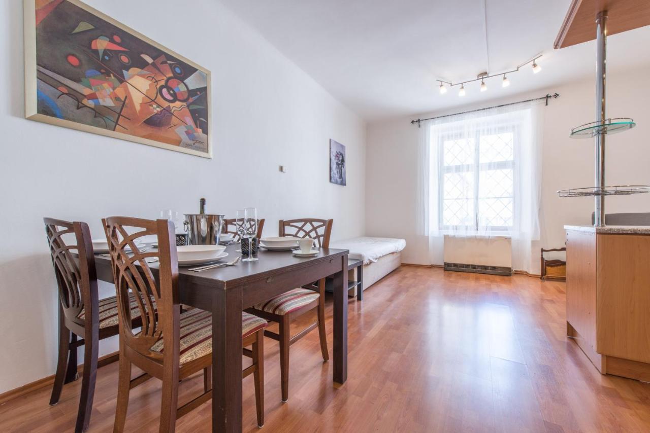 Prague Locals Monastery Apartments Екстер'єр фото