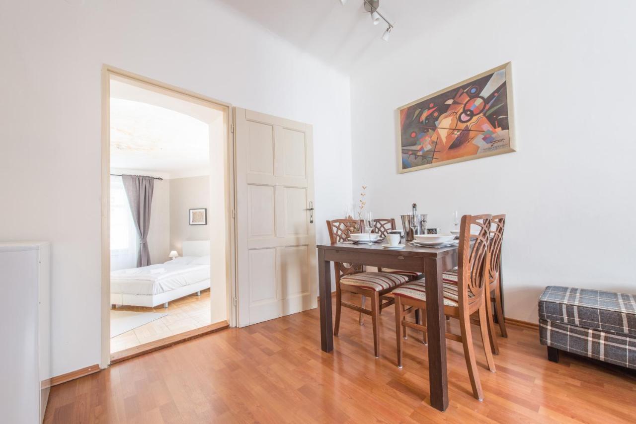 Prague Locals Monastery Apartments Екстер'єр фото