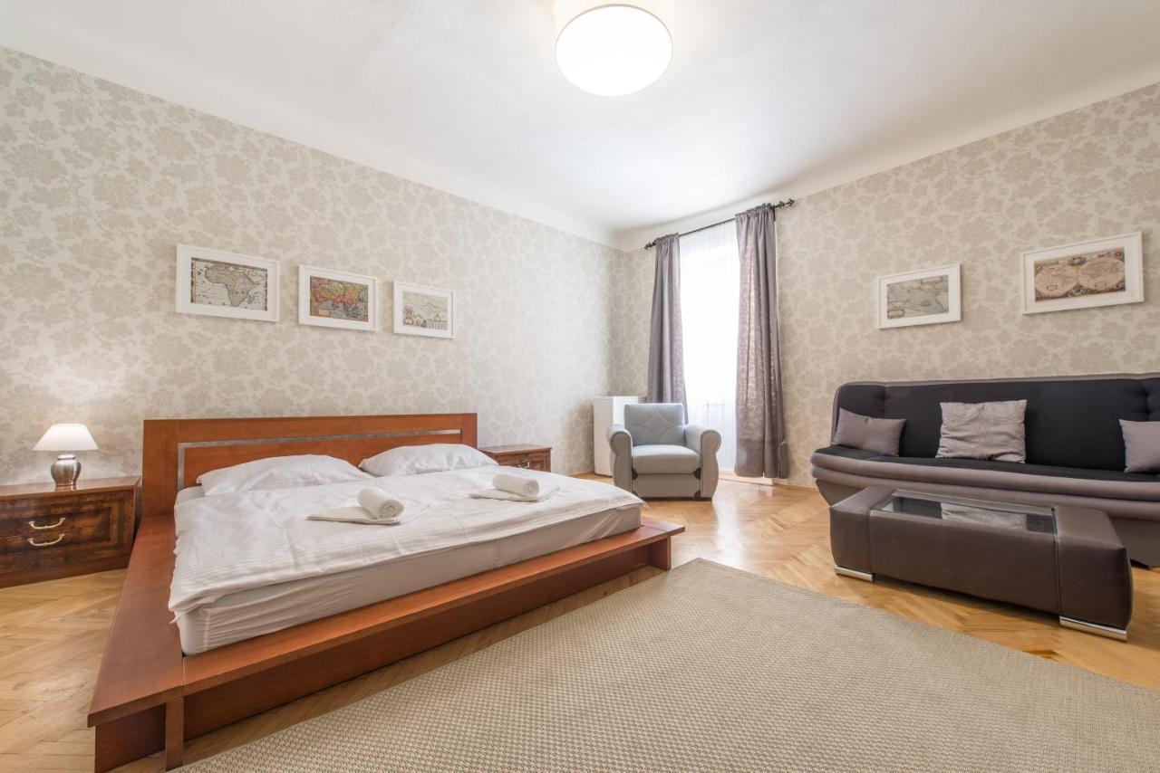 Prague Locals Monastery Apartments Екстер'єр фото
