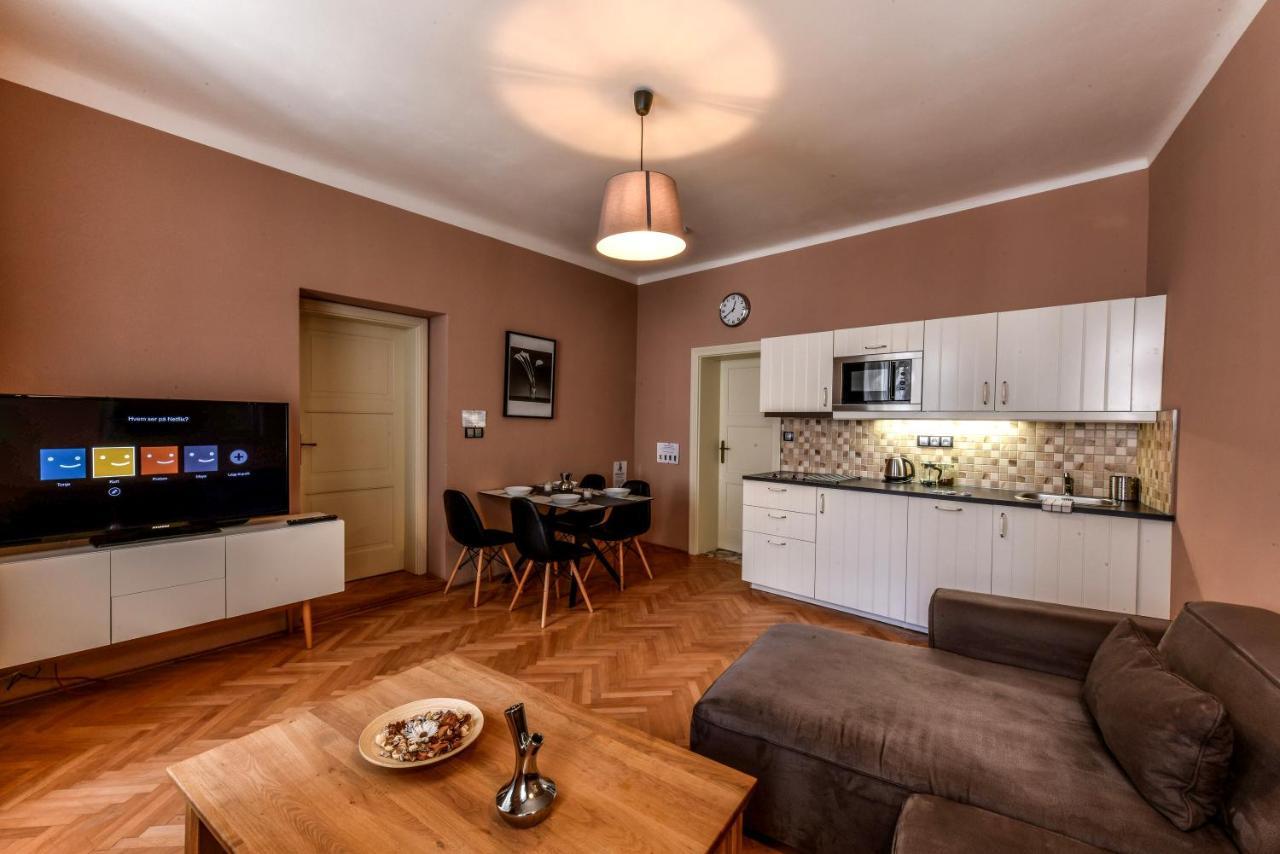 Prague Locals Monastery Apartments Екстер'єр фото