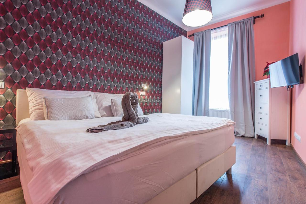 Prague Locals Monastery Apartments Екстер'єр фото