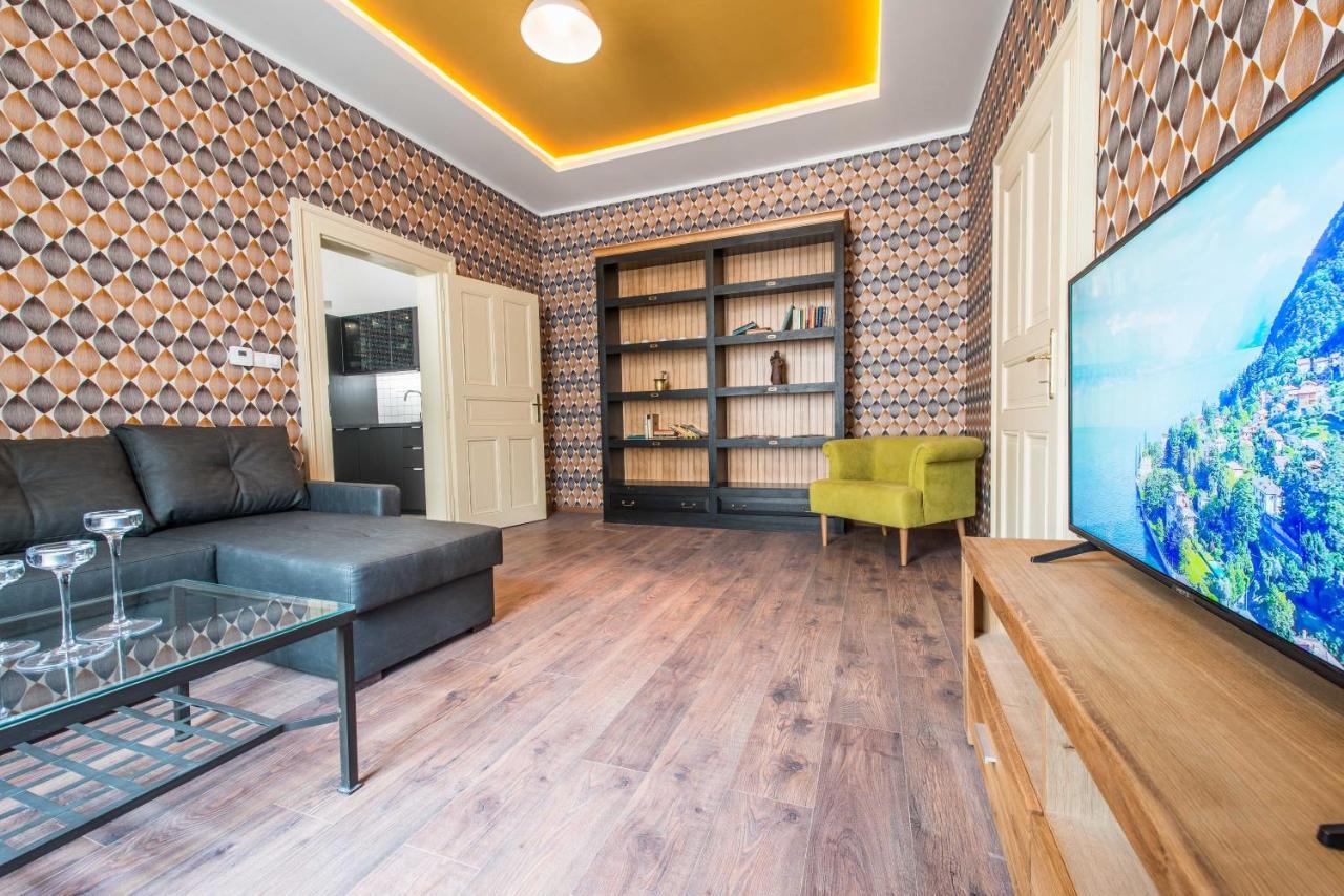 Prague Locals Monastery Apartments Екстер'єр фото