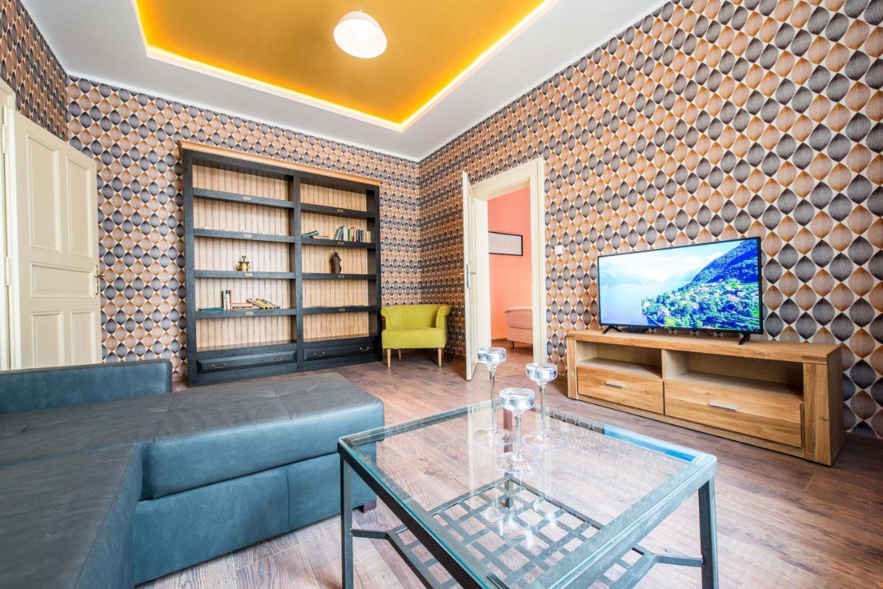 Prague Locals Monastery Apartments Екстер'єр фото