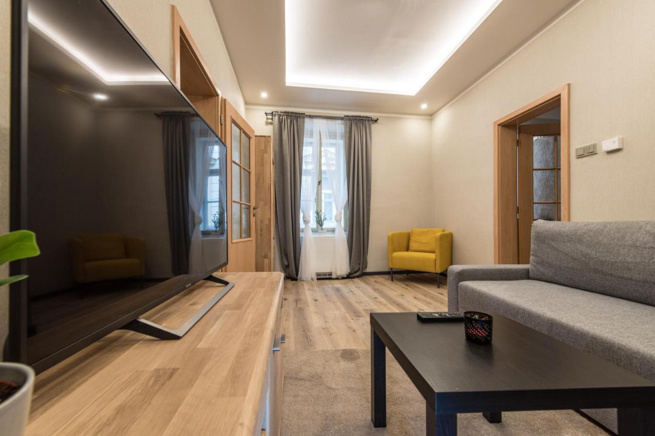 Prague Locals Monastery Apartments Екстер'єр фото