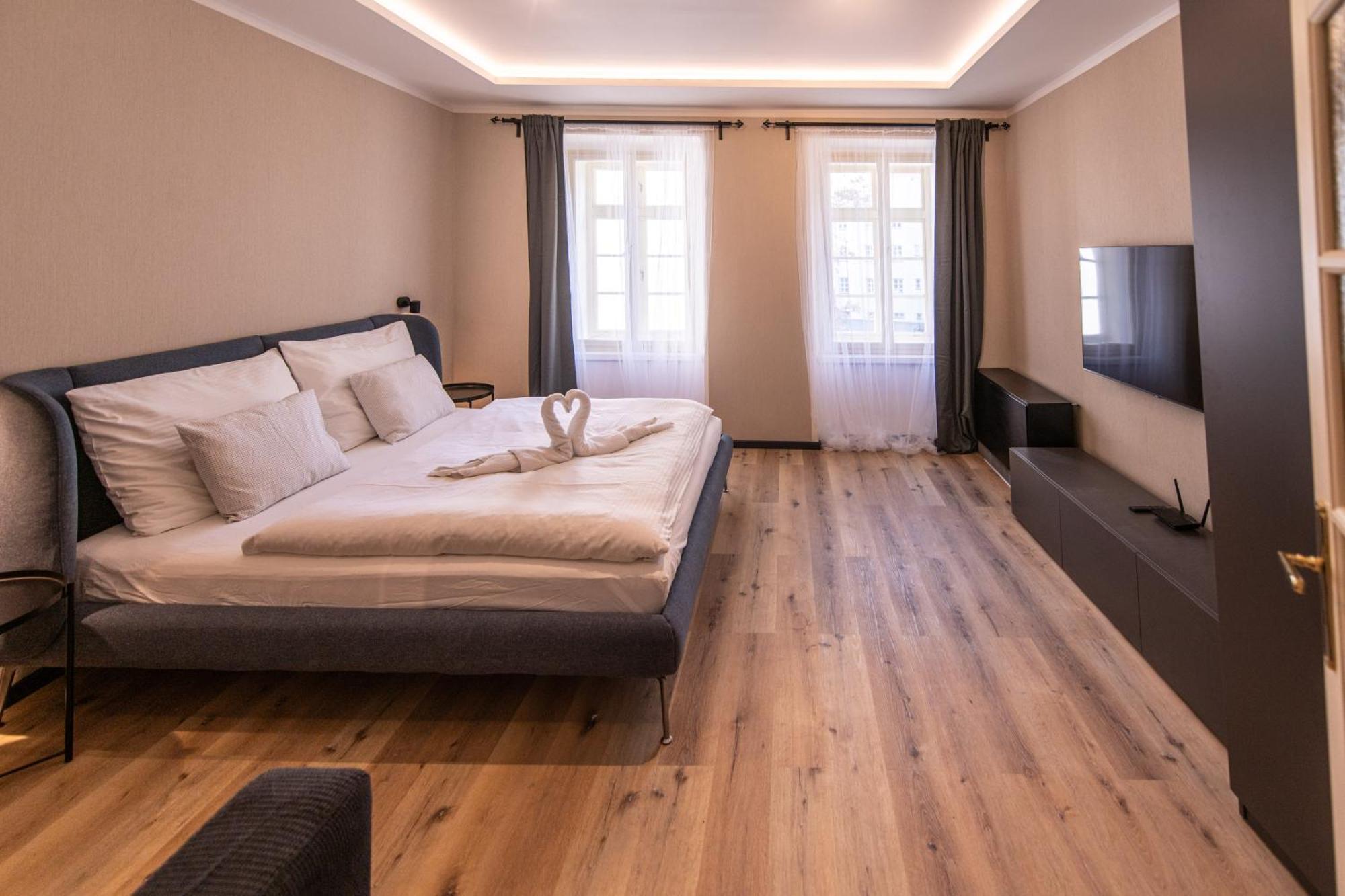 Prague Locals Monastery Apartments Екстер'єр фото