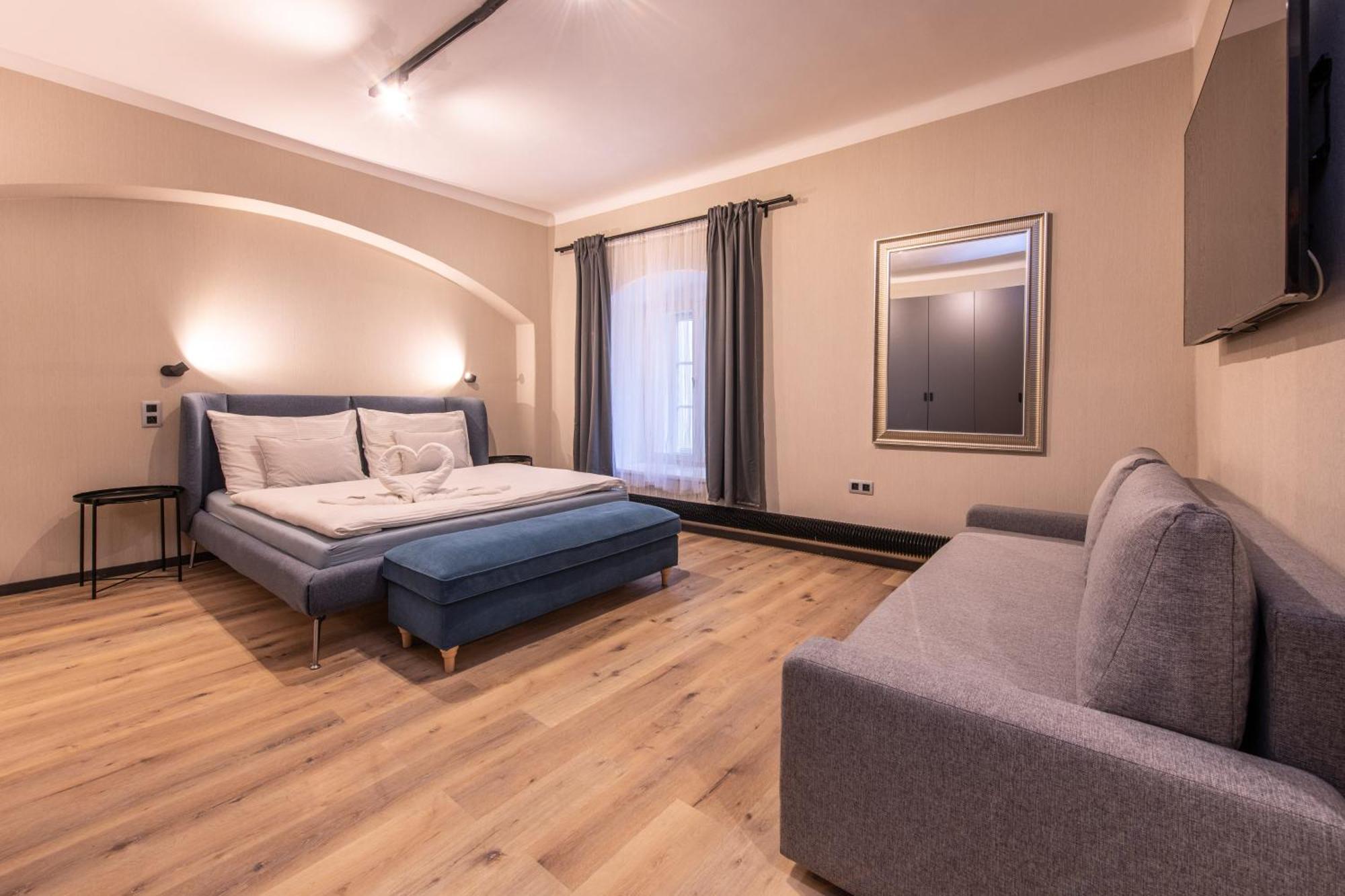 Prague Locals Monastery Apartments Екстер'єр фото