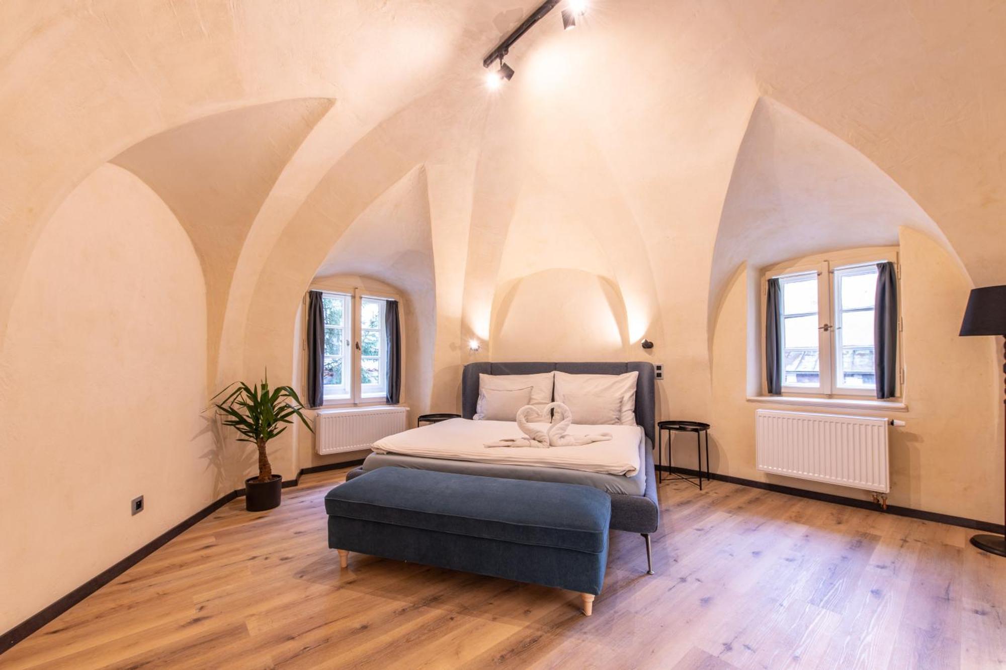 Prague Locals Monastery Apartments Екстер'єр фото