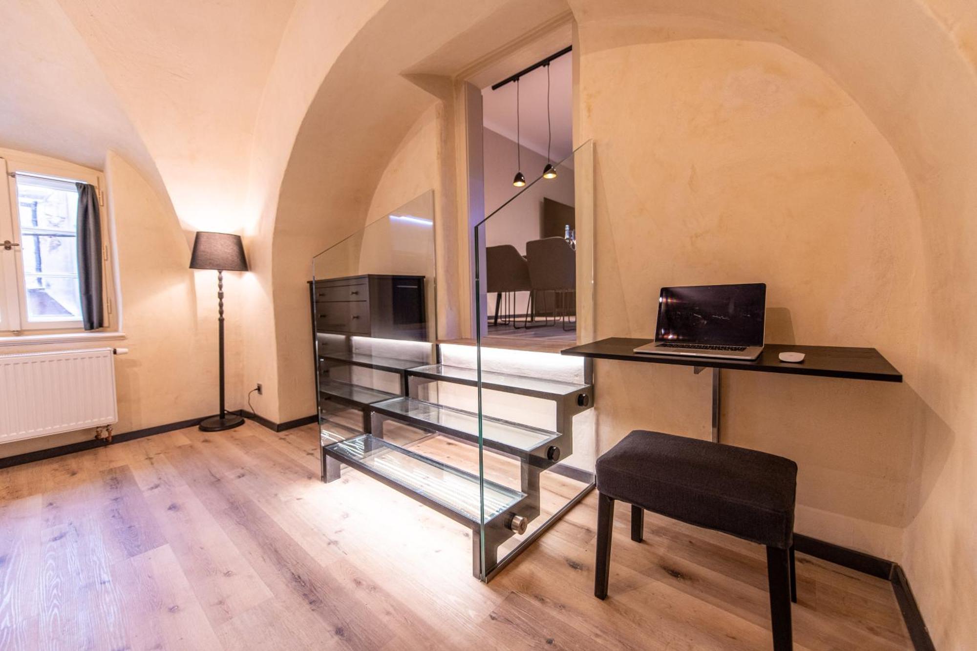 Prague Locals Monastery Apartments Екстер'єр фото
