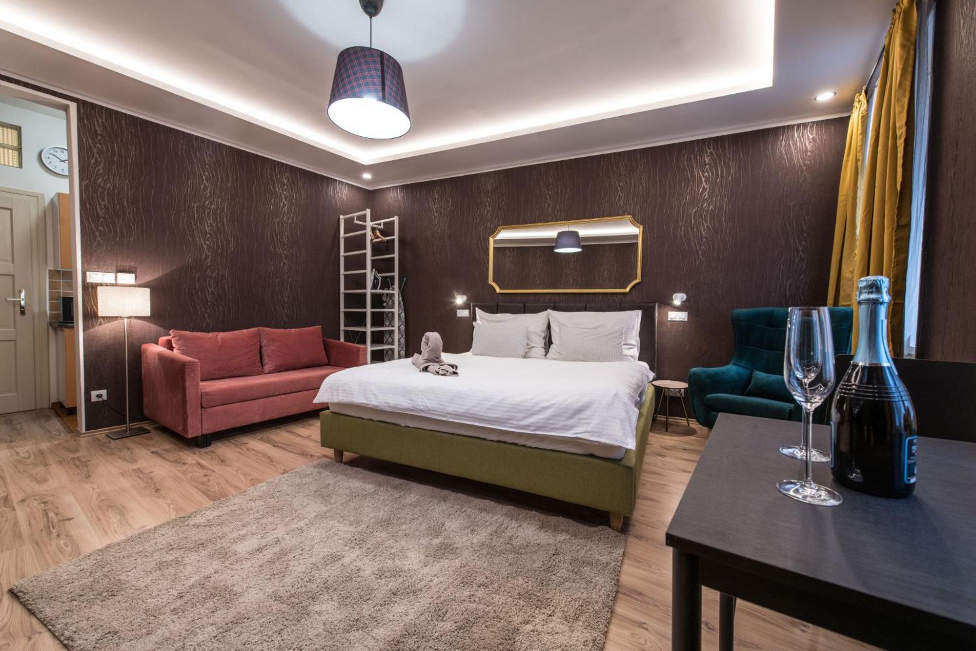 Prague Locals Monastery Apartments Екстер'єр фото