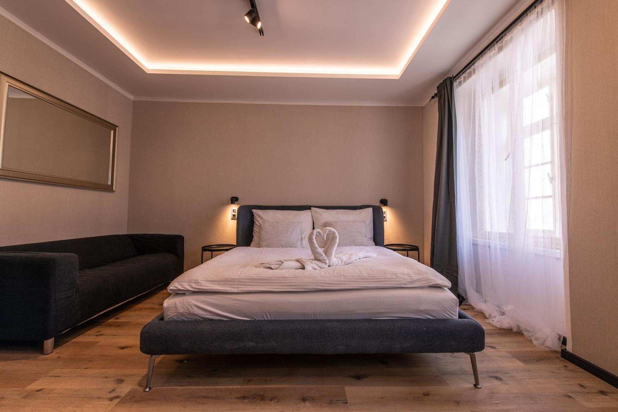 Prague Locals Monastery Apartments Екстер'єр фото