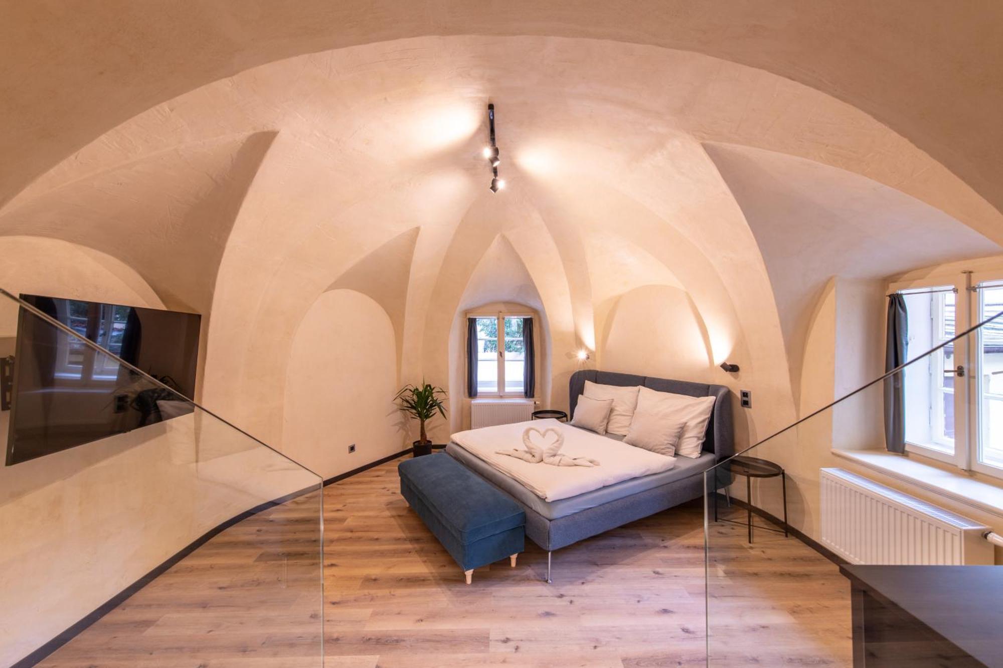 Prague Locals Monastery Apartments Екстер'єр фото