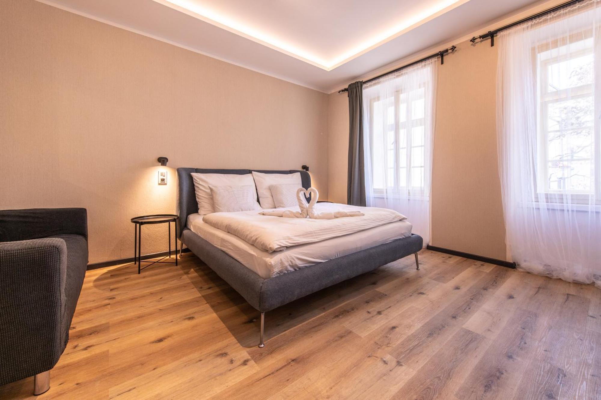 Prague Locals Monastery Apartments Екстер'єр фото