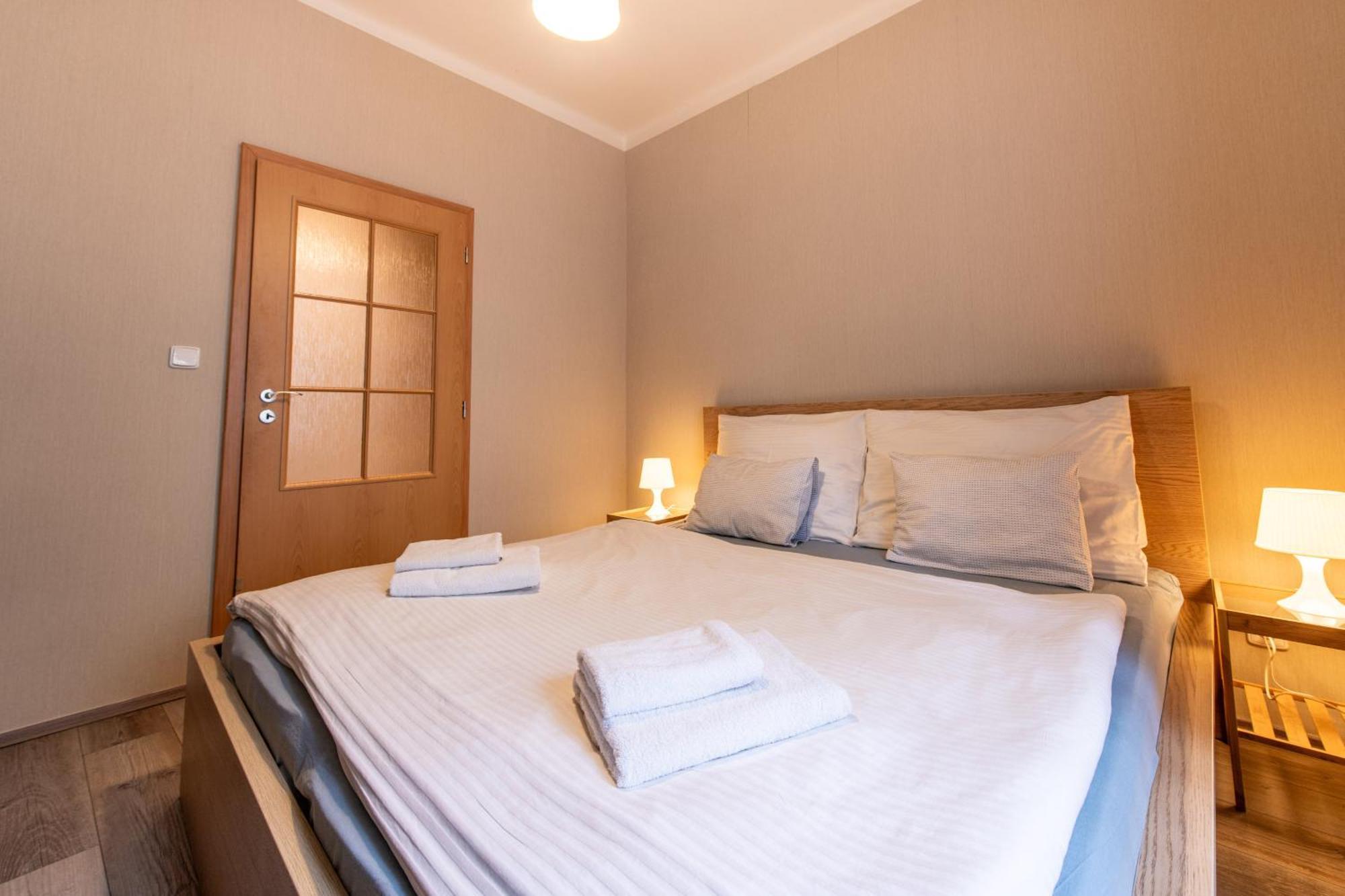 Prague Locals Monastery Apartments Екстер'єр фото
